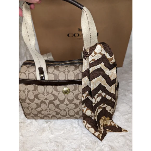 コーチ(COACH) 最新作 シグネチャー ゼブラ オブロング ストール スカーフ