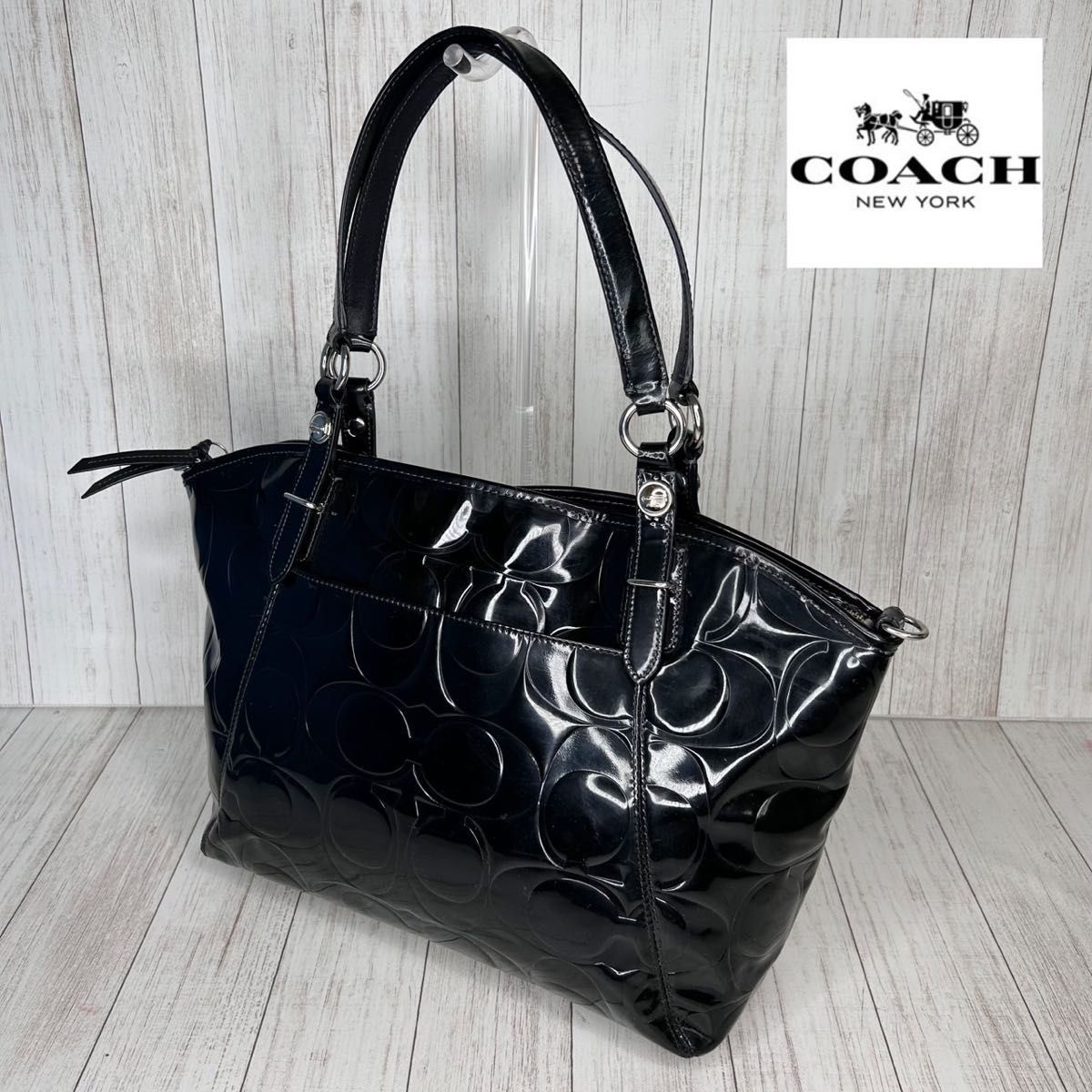 コーチ(COACH) 最新作 ギャラリー エンボスド パテントN トートバッグ