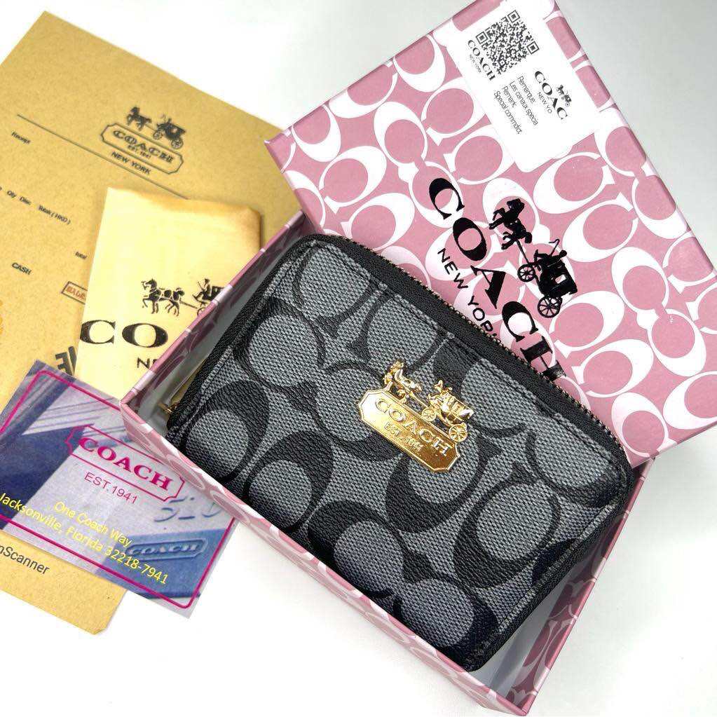 コーチ(COACH) 最新作 ジュリア パイソン ミニスキニー コインケース